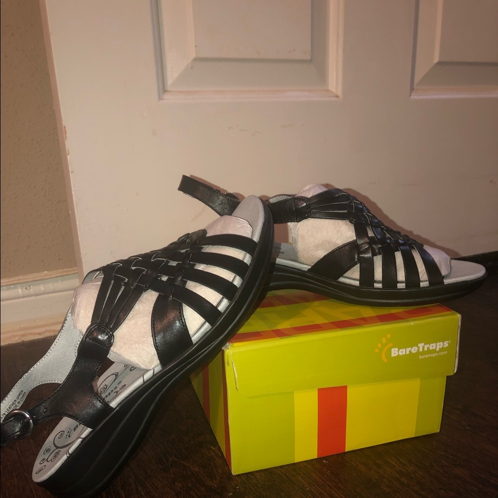 Bear trap Sandles size 8 1/2